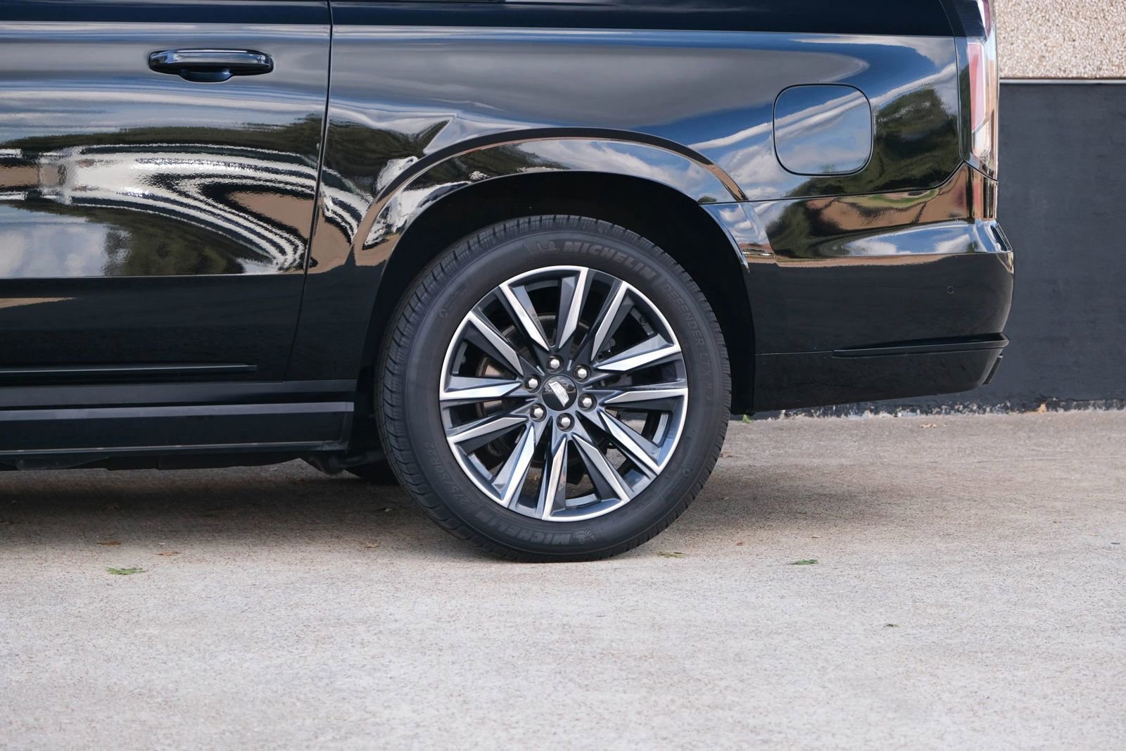 Used 2021 Cadillac Escalade ESV Sport w/ Driver Assist Tech Package image 10