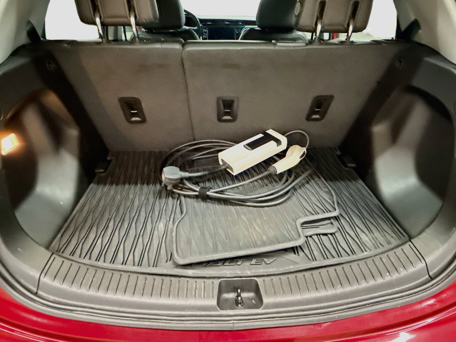 Used 2023 Chevrolet Bolt LT w/ Infotainment Package FWD image 29