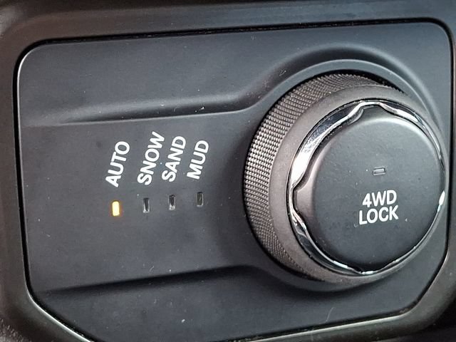 Used 2023 Jeep Renegade Altitude AWD/4WD image 25