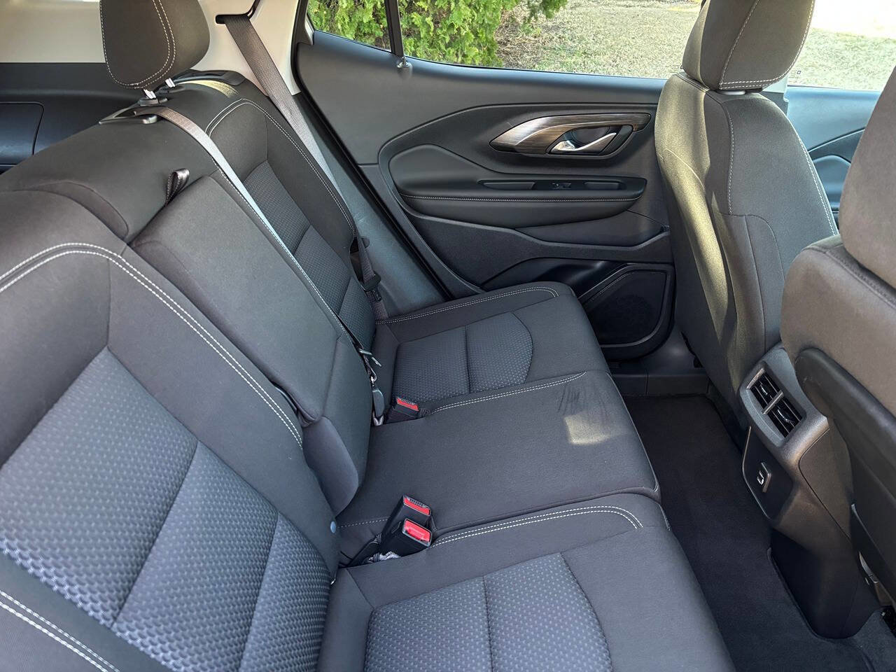 Used 2024 GMC Terrain SLE image 16