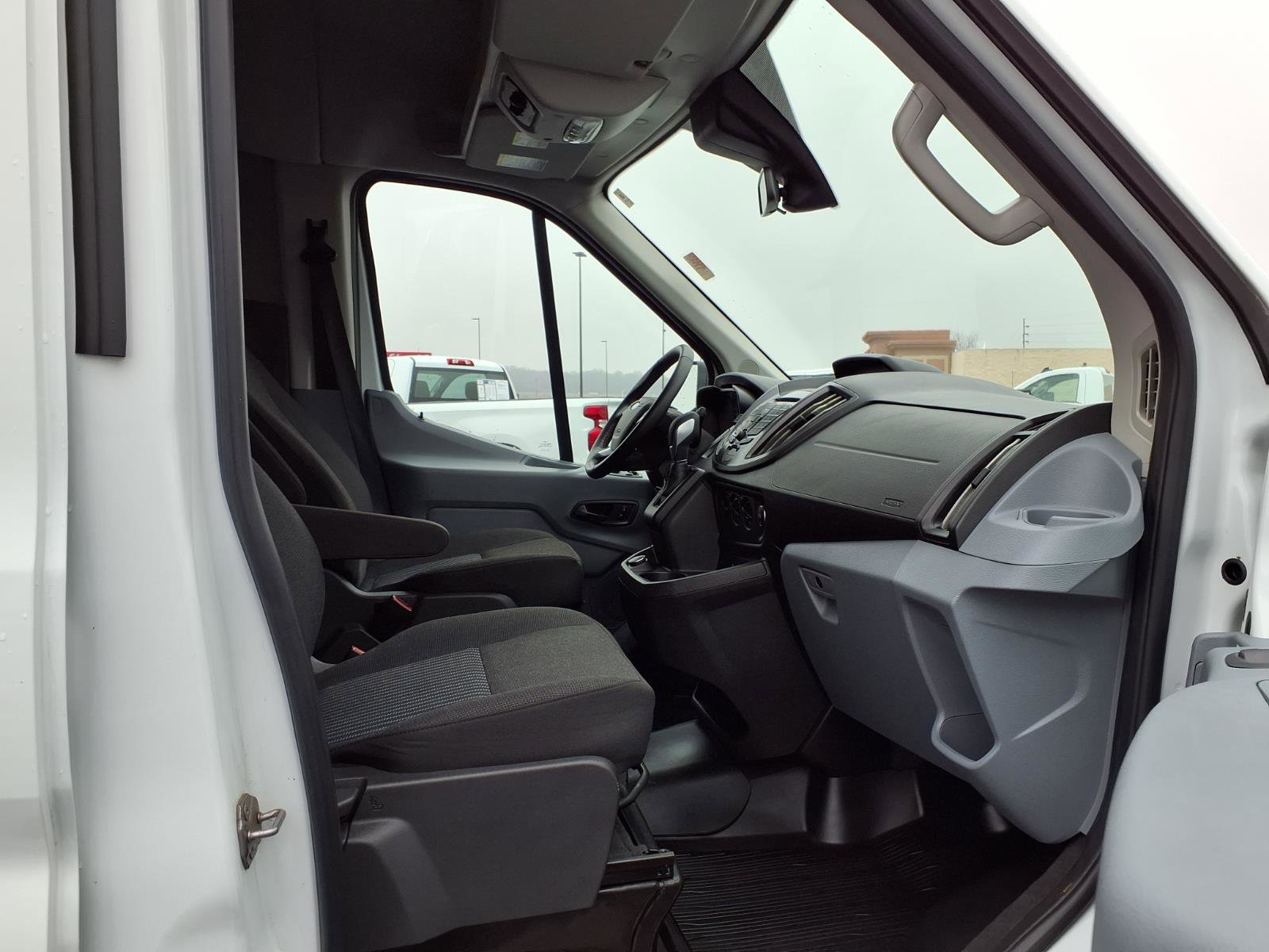 Used 2019 Ford Transit 150 XLT RWD image 28