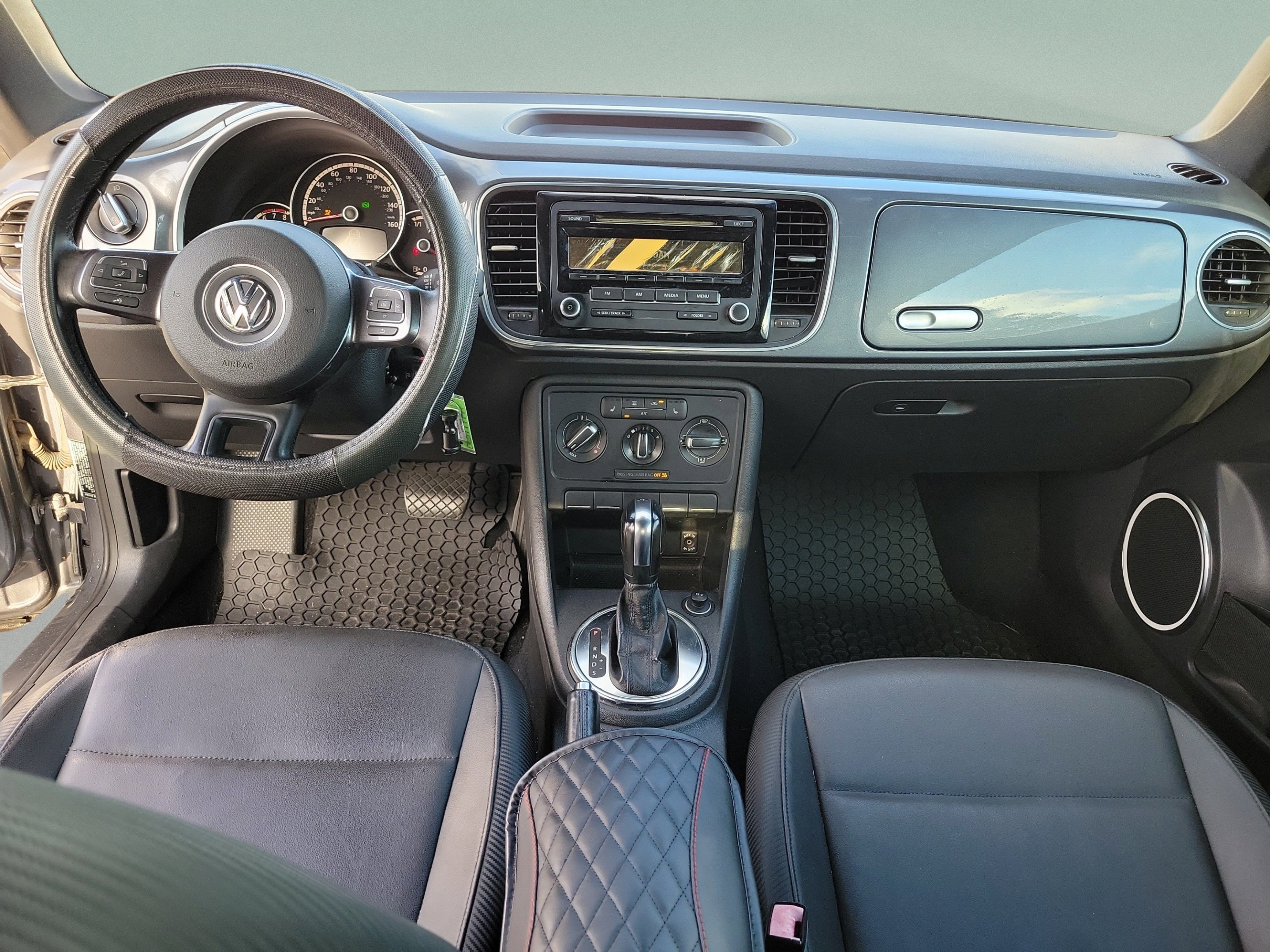 Used 2014 Volkswagen Beetle 2.5 FWD image 6