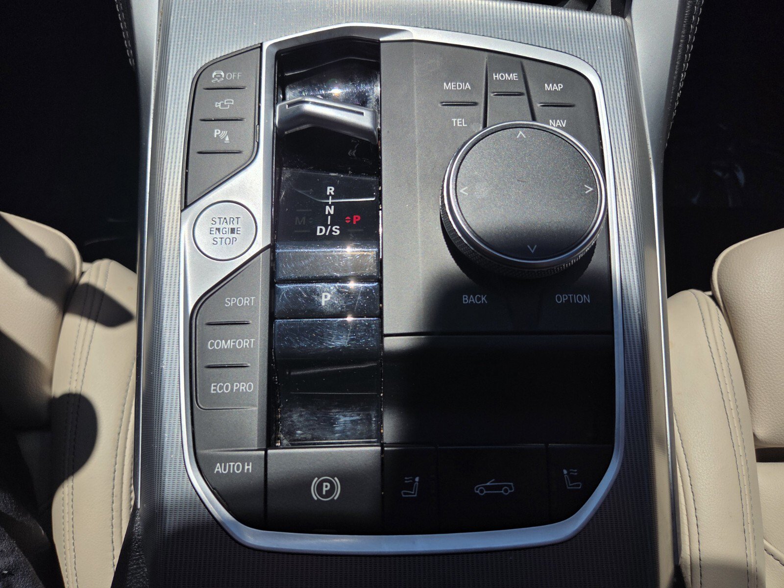 Used 2024 BMW M440i Convertible w/ Premium Package RWD image 23