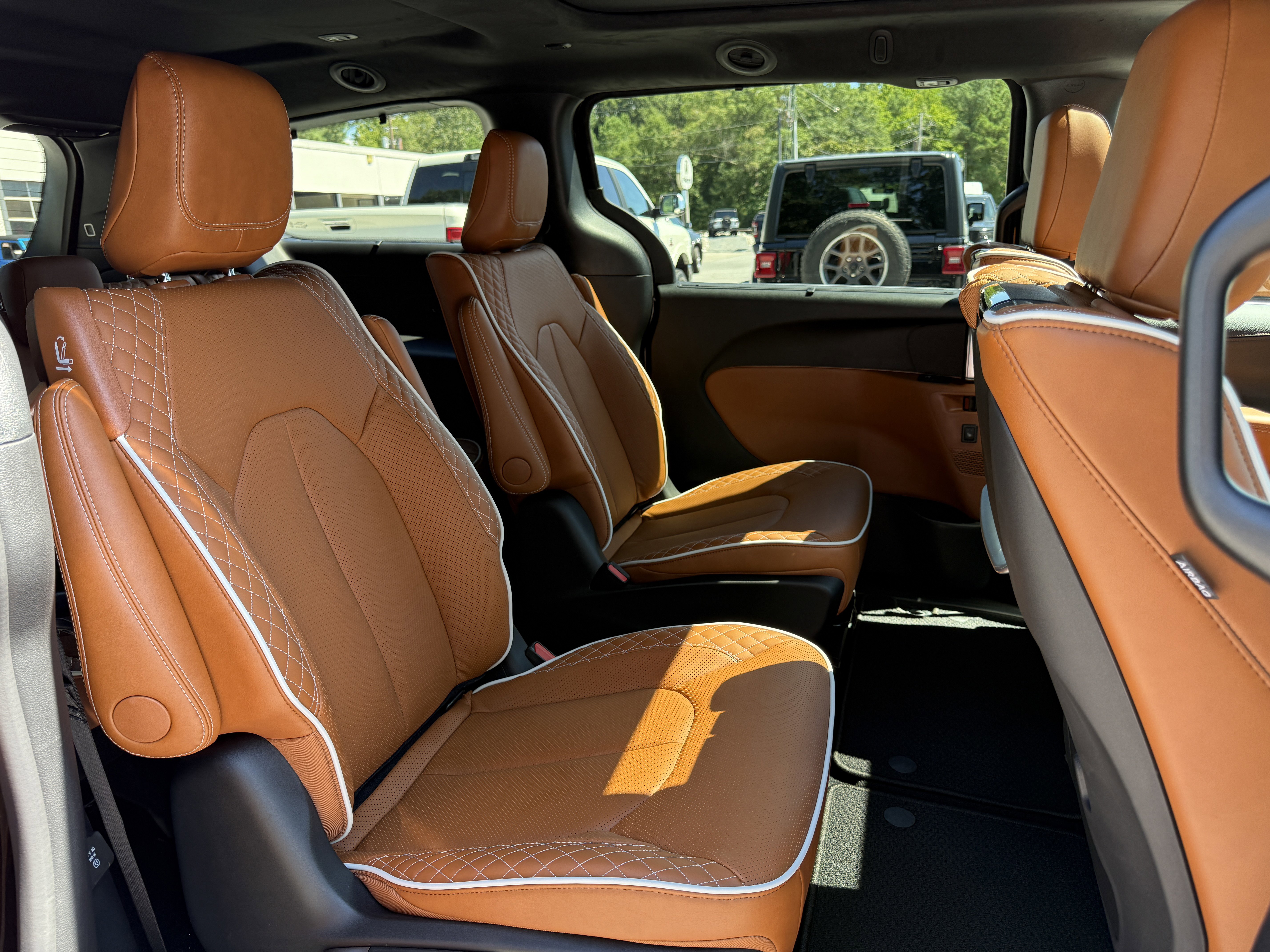 New 2026 Chrysler Pacifica Pinnacle image 17