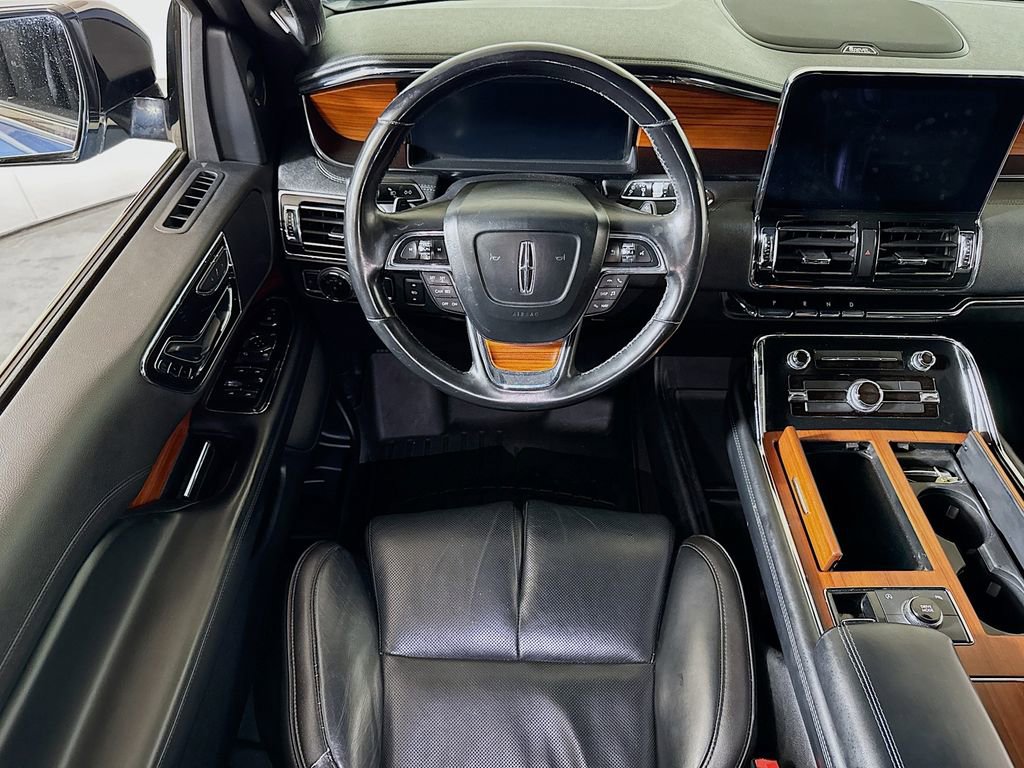 Used 2018 Lincoln Navigator Premiere RWD image 21