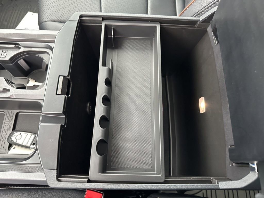 New 2026 Ford F250 Lariat w/ Black Appearance Package image 34