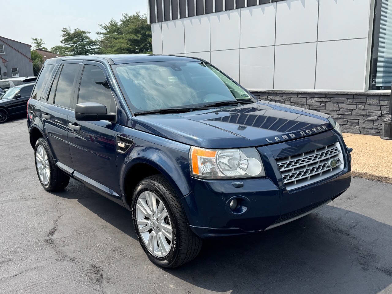 Used 2009 Land Rover LR2 HSE image 10