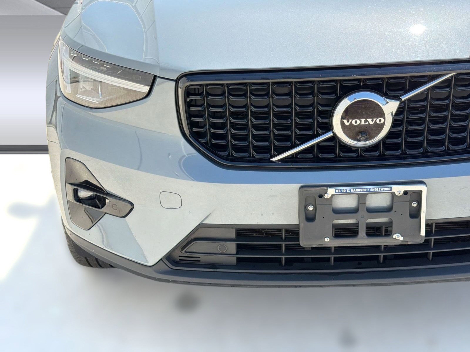 Used 2023 Volvo XC40 B5 Plus w/ Driver Assist Package AWD/4WD image 24