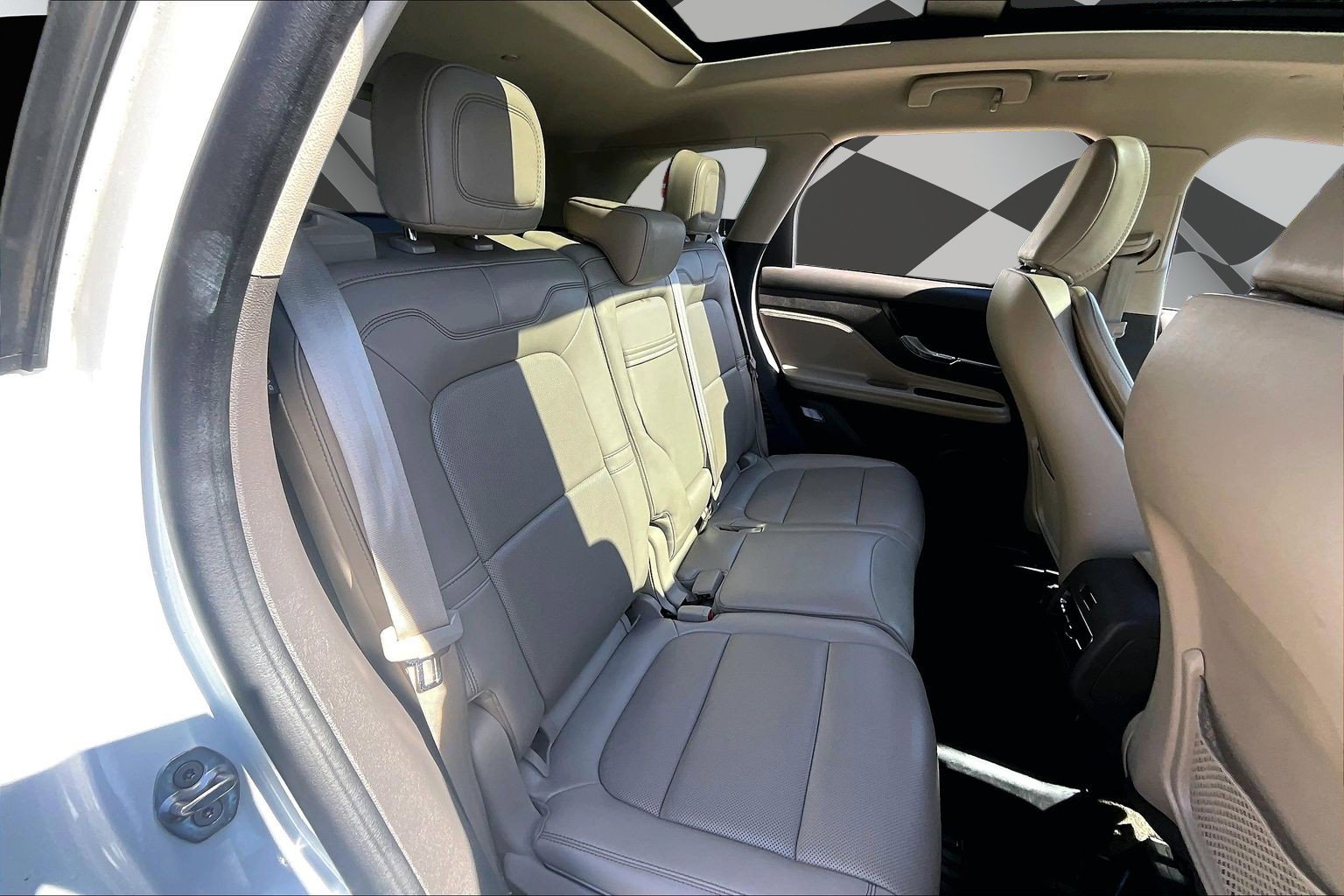 Used 2022 Lincoln Corsair AWD w/ Premium Package image 27