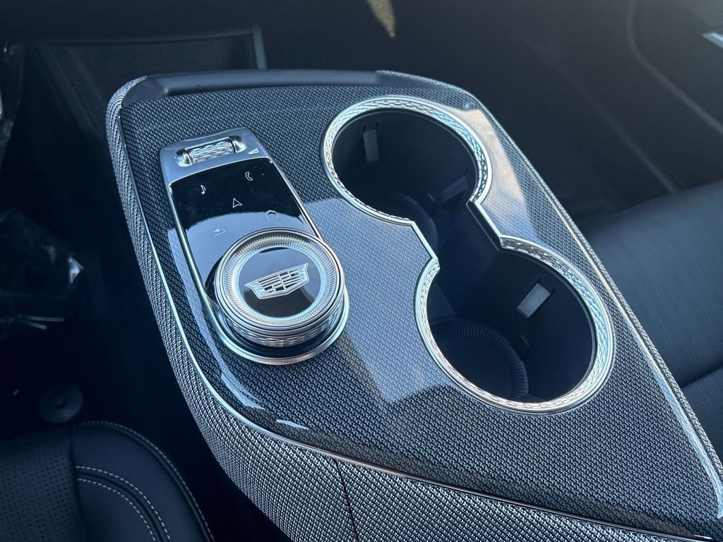 New 2026 Cadillac Optiq Luxury 2 image 23