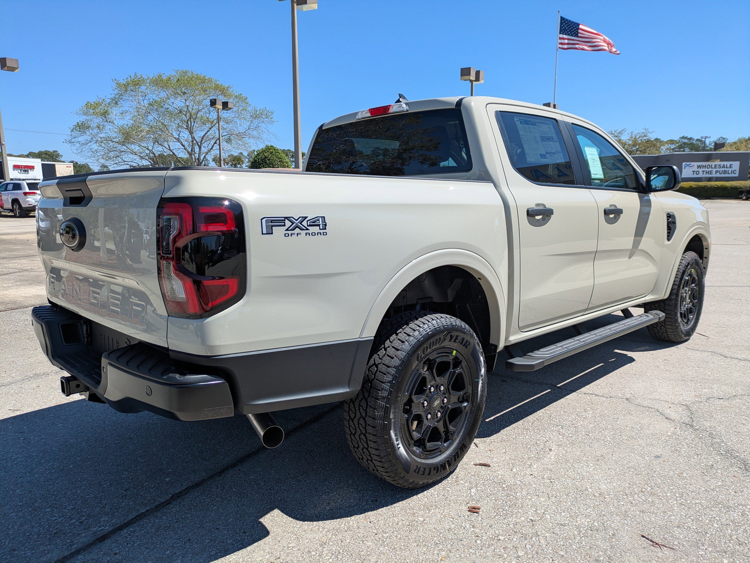 New 2026 Ford Ranger XLT w/ FX4 Off-Road Package AWD/4WD image 4