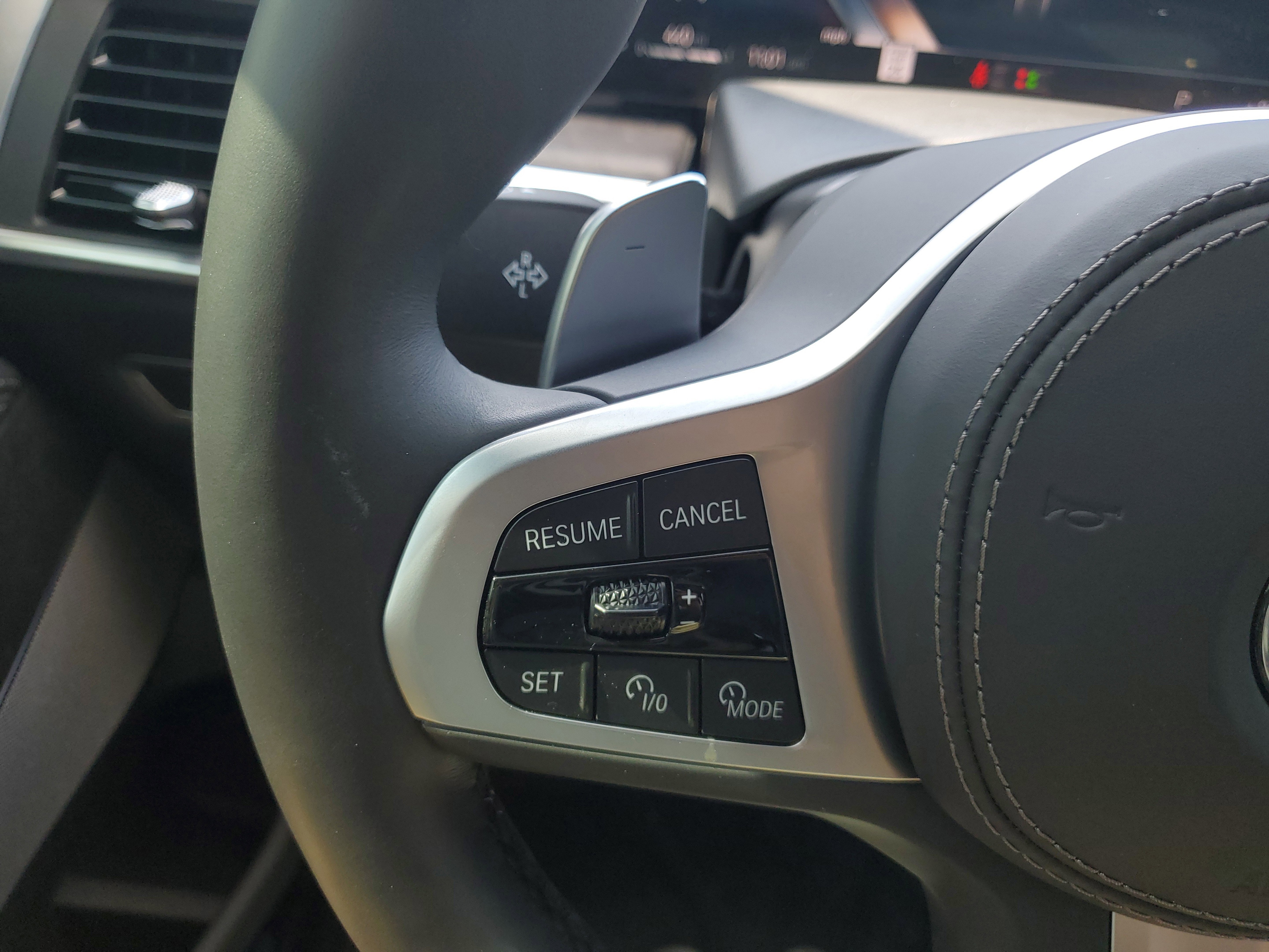 Used 2025 BMW X7 xDrive40i w/ M Sport Package image 28