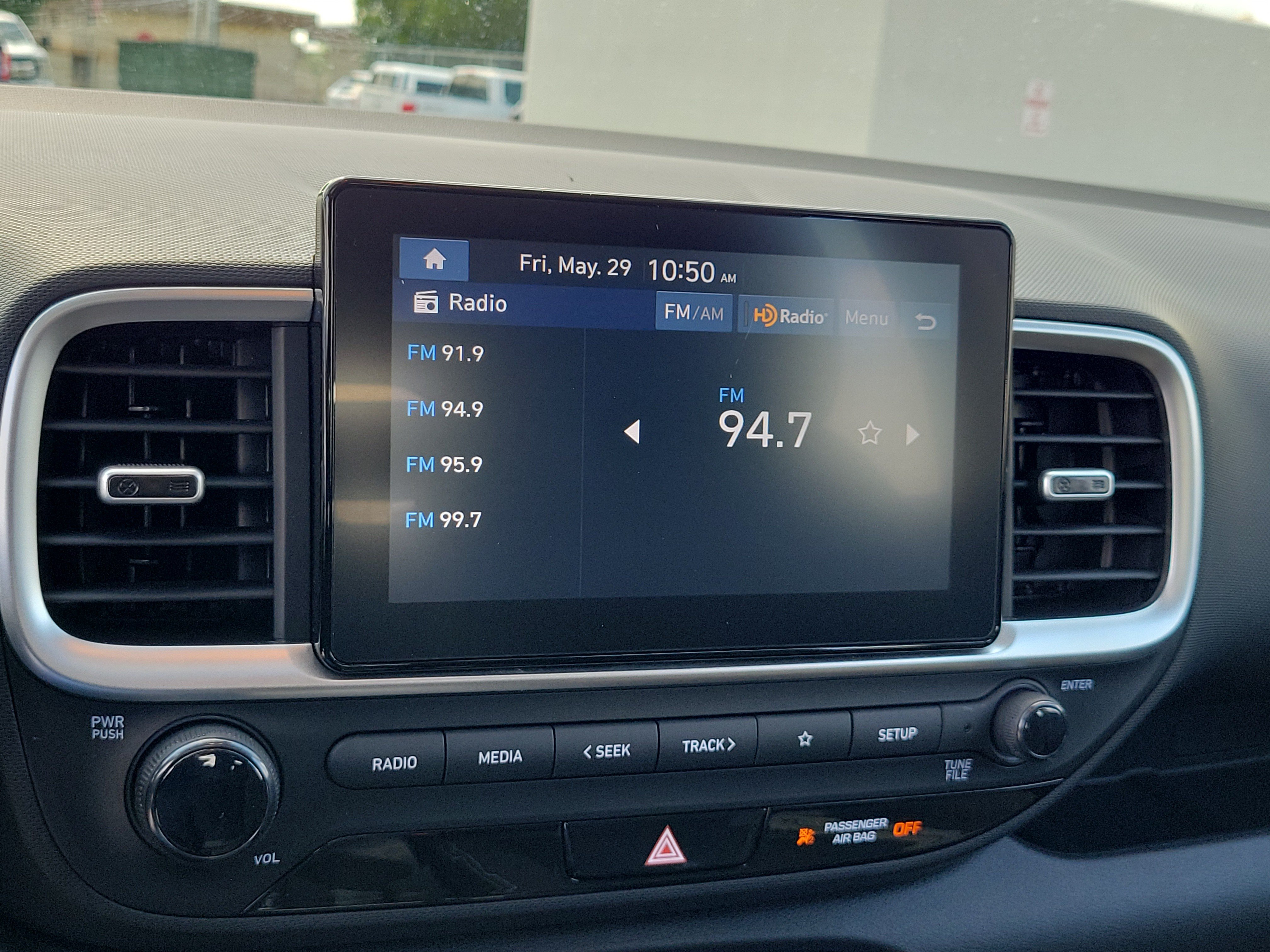 Used 2025 Hyundai Venue SEL FWD image 25