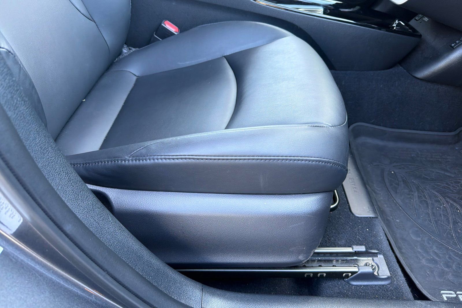 Used 2019 Toyota Prius Prime Premium FWD image 23