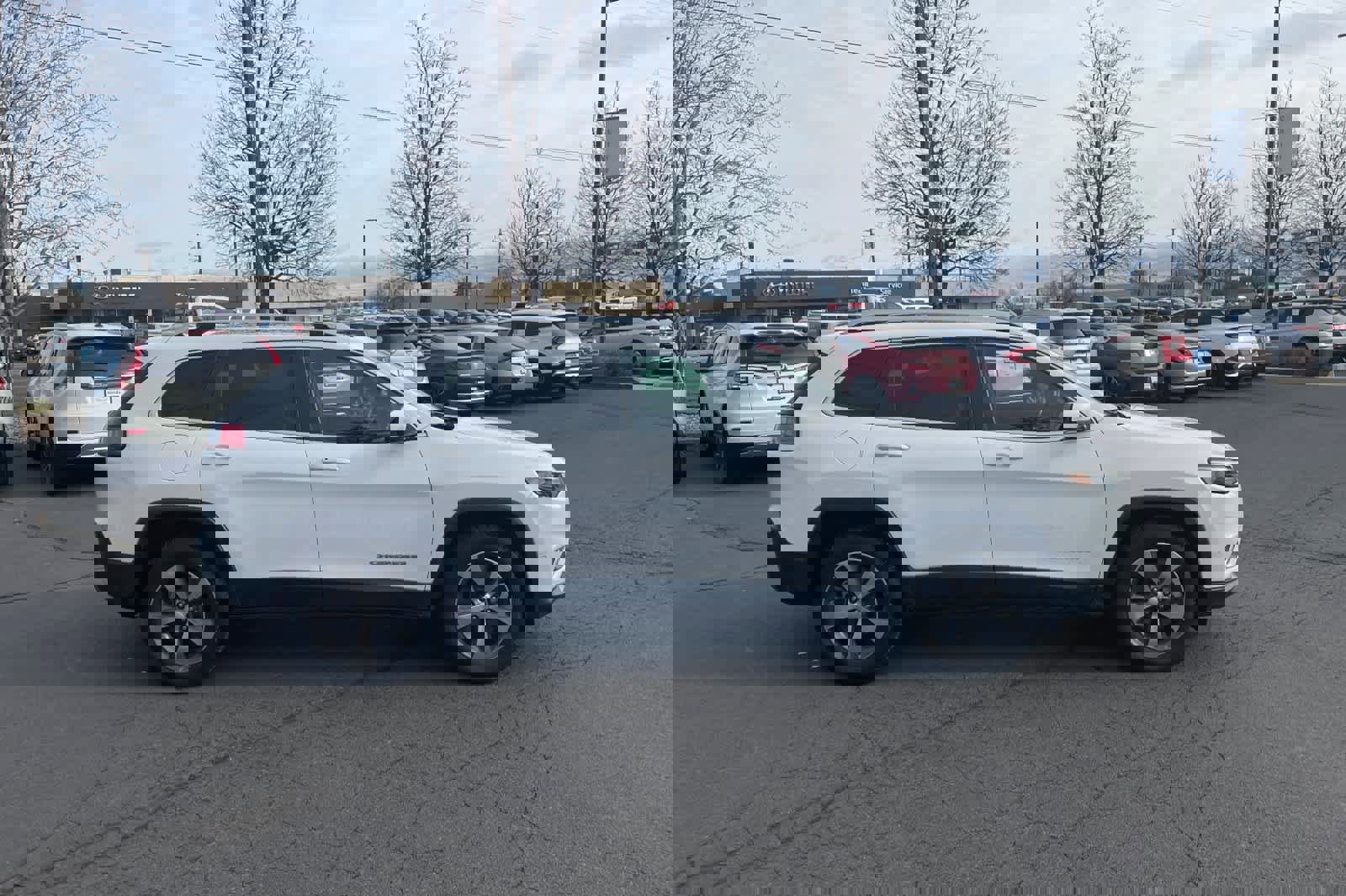 Used 2020 Jeep Cherokee Limited w/ Technology Group image 7