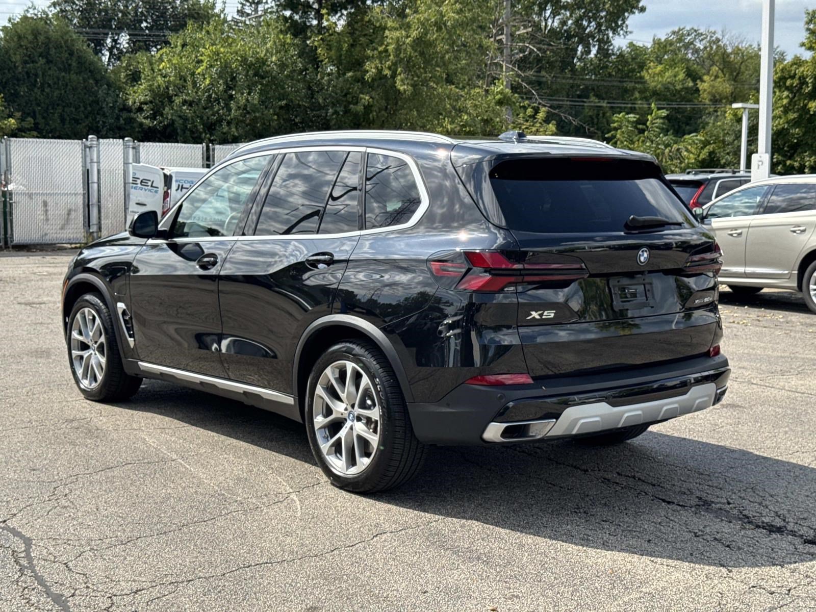 Certified 2024 BMW X5 xDrive50e w/ Premium Package AWD/4WD image 7