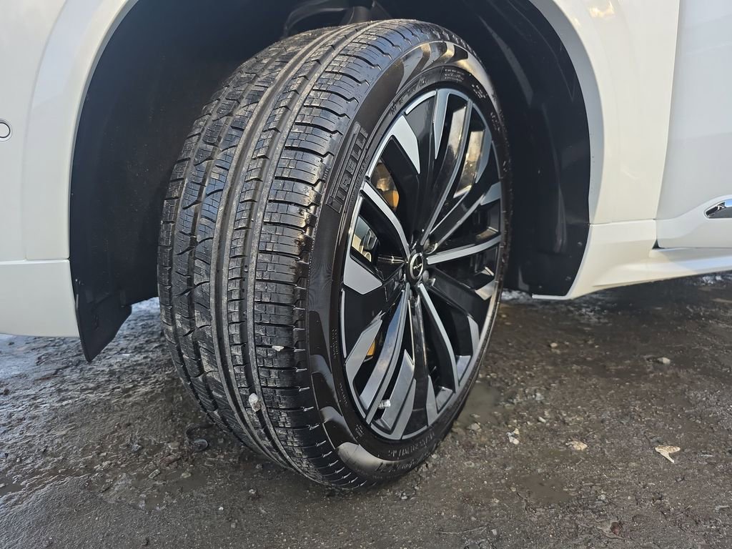 New 2026 Volvo XC90 B6 Plus w/ Protection Package Premier image 45