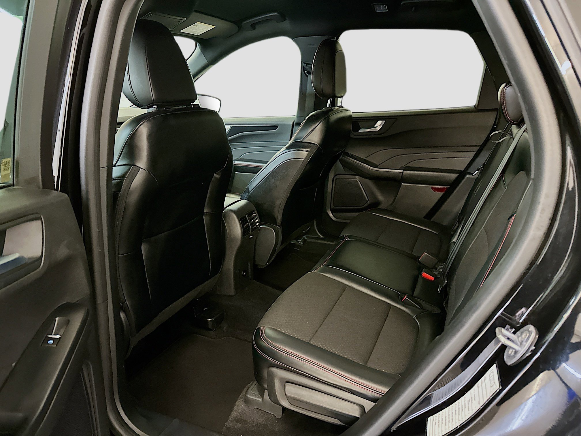 Used 2024 Ford Escape ST-Line image 29