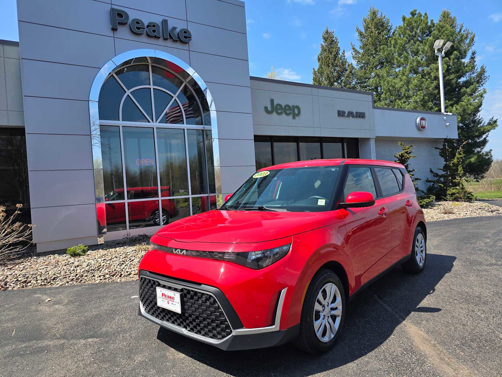 Used 2023 Kia Soul LX FWD image 1