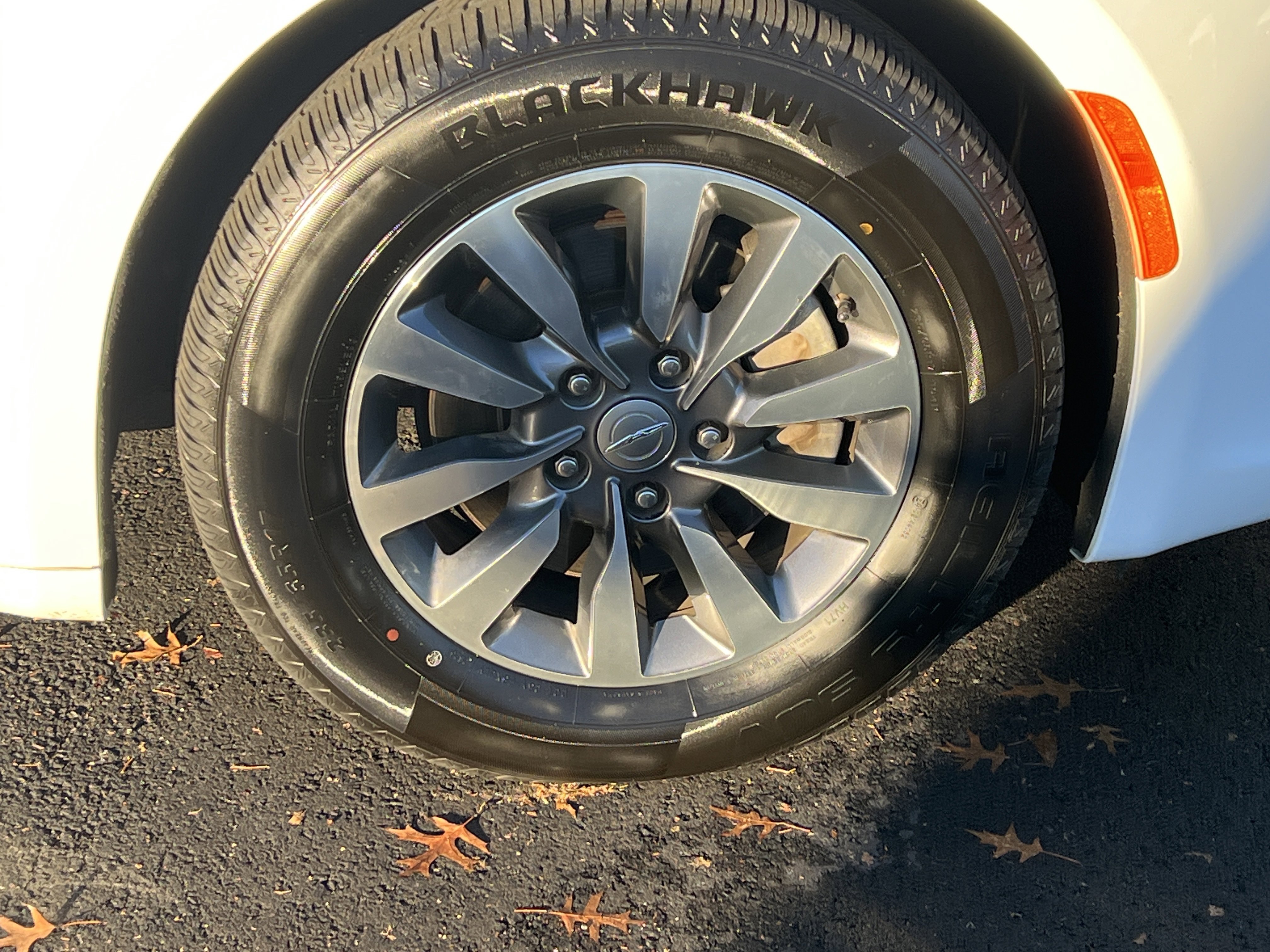 Used 2020 Chrysler Pacifica Touring-L Plus image 13