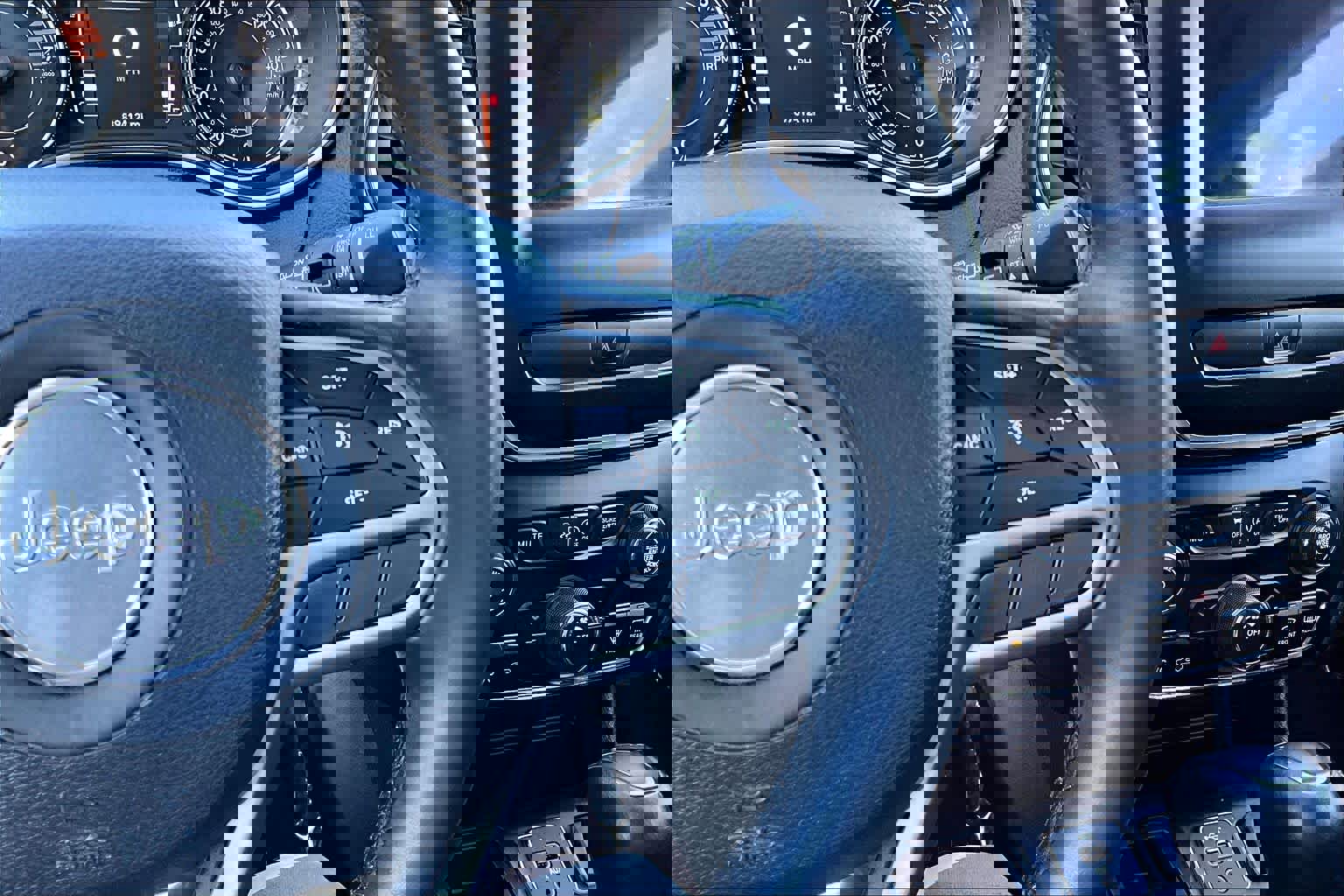 Used 2019 Jeep Cherokee Latitude Plus image 24