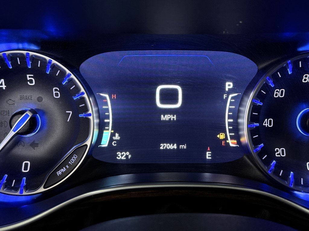 Used 2024 Chrysler Pacifica Limited image 34