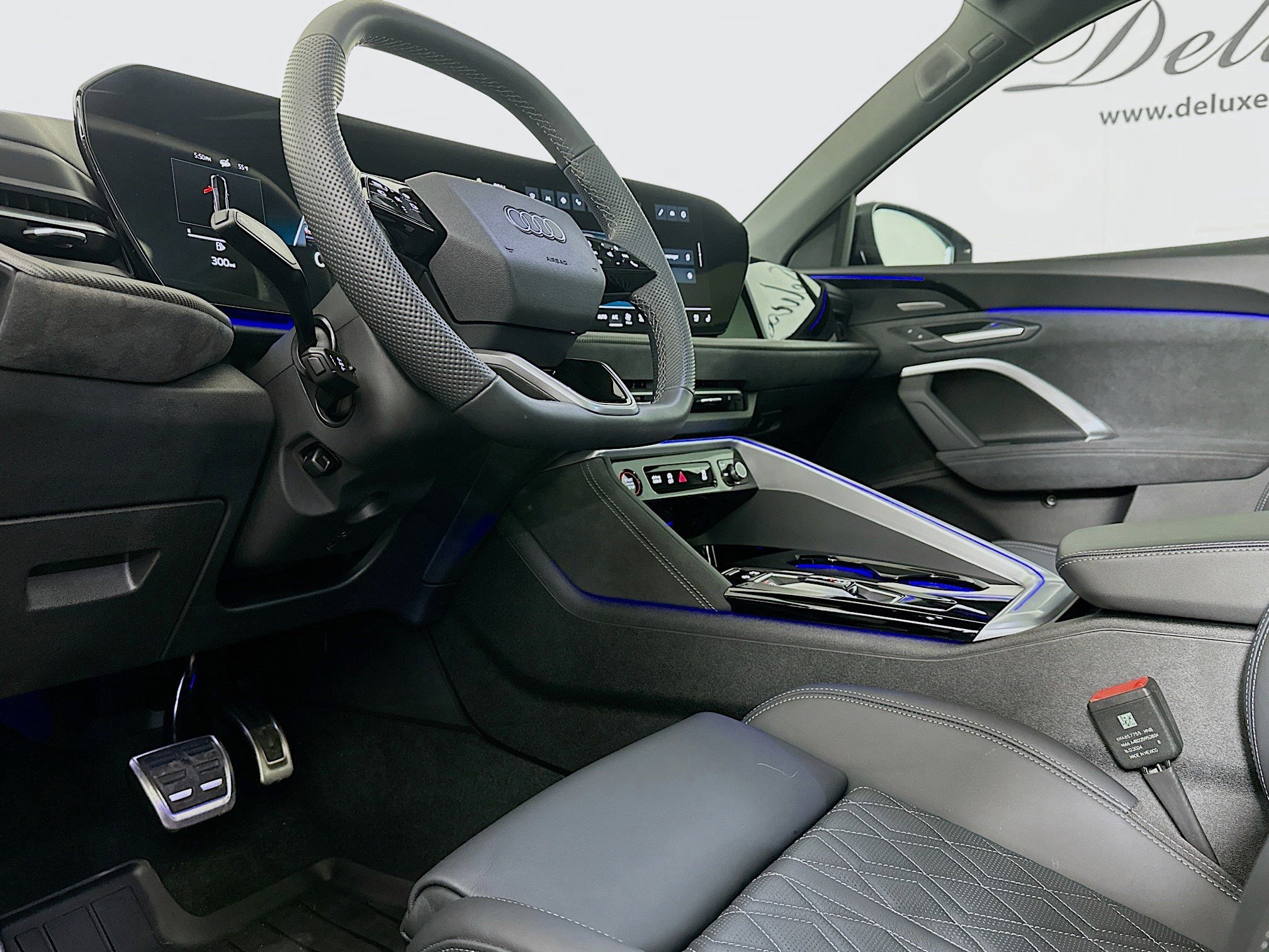 Used 2025 Audi SQ5 Premium Plus w/ Premium Plus Package image 7