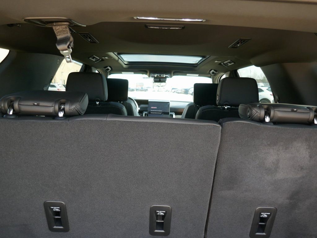 New 2026 GMC Yukon Denali w/ Denali Reserve Package image 12