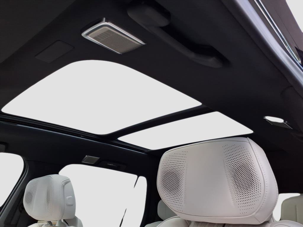 New 2026 Cadillac Vistiq Luxury image 13