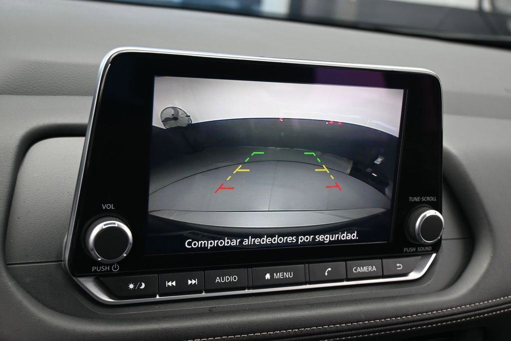 Used 2025 Nissan Rogue S FWD image 16