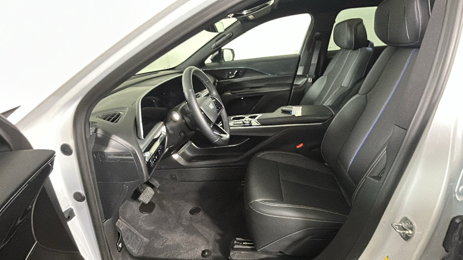 Used 2024 Cadillac Lyriq Sport w/ LPO, Floor Liner Package AWD/4WD image 14