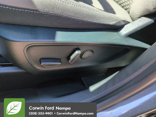 Used 2020 Ford Escape SE FWD image 12