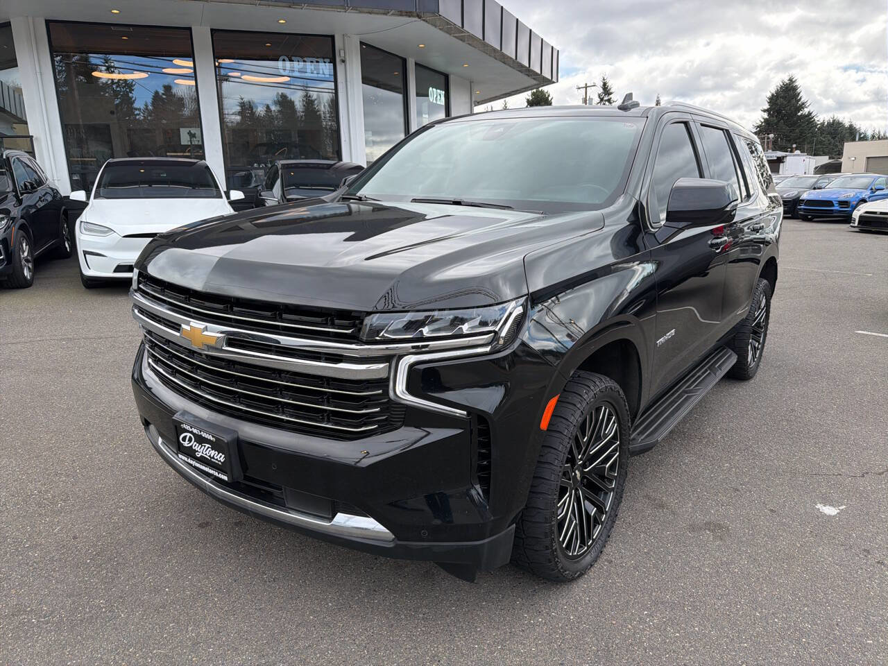 Used 2021 Chevrolet Tahoe LT w/ LT Signature Package image 1