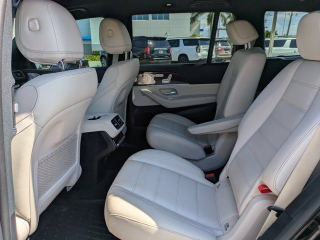 Used 2023 Mercedes-Benz GLS 580 4MATIC image 15