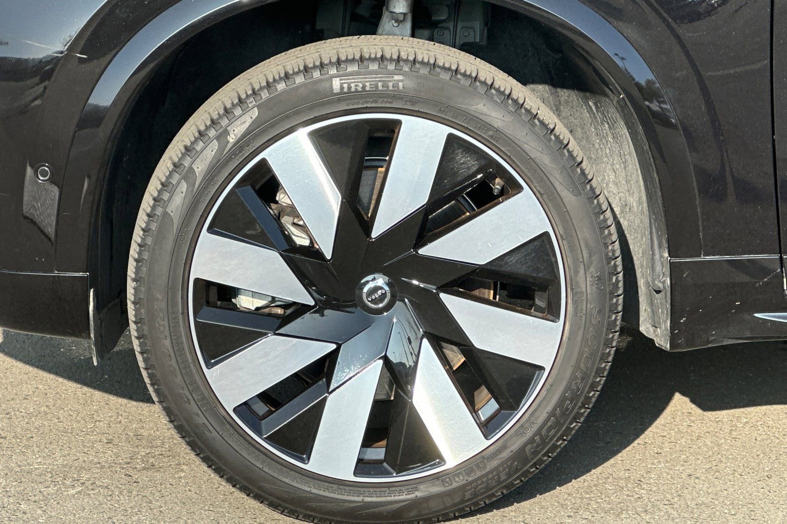 Certified 2023 Volvo XC90 T8 Ultimate image 12