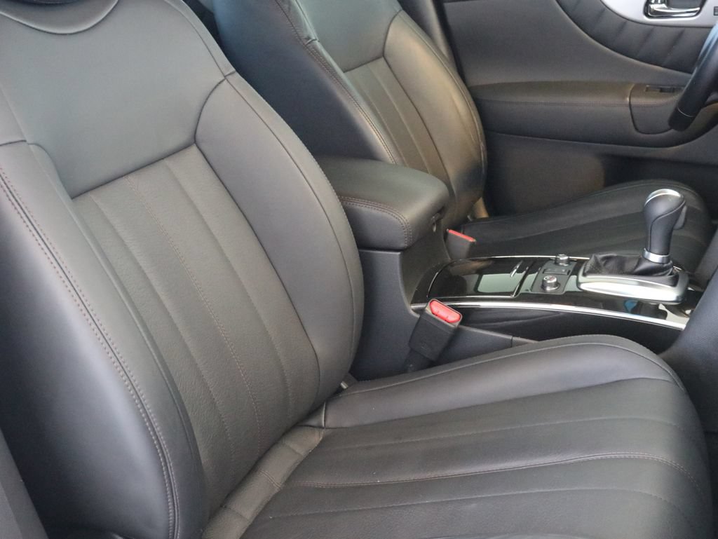 Used 2017 INFINITI QX70 AWD w/ Premium Package image 47
