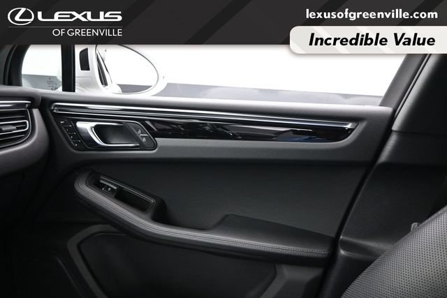 Used 2023 Porsche Macan Turbo AWD/4WD image 18