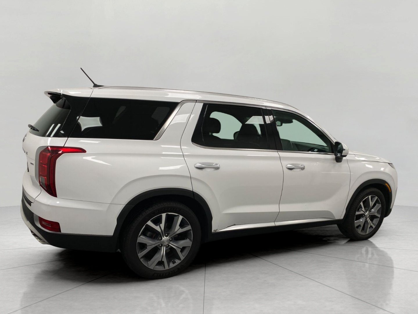 Used 2021 Hyundai Palisade SEL w/ Convenience Package AWD/4WD image 3