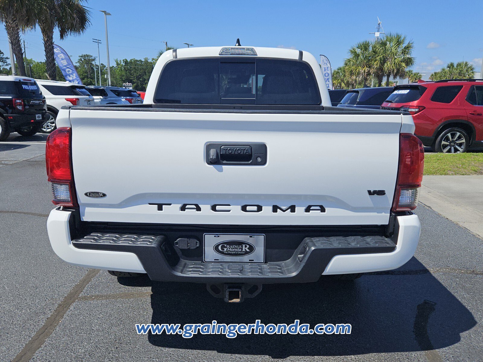 Used 2023 Toyota Tacoma SR5 w/ Technology Package RWD image 4