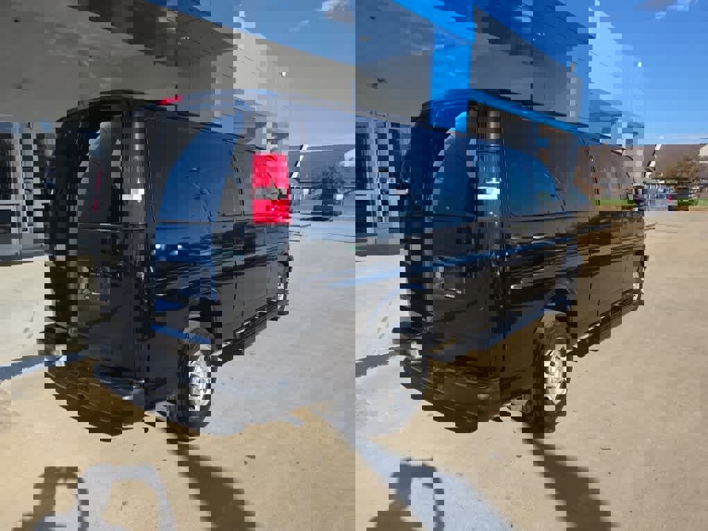 Used 2020 Chevrolet Express 3500 LS image 8