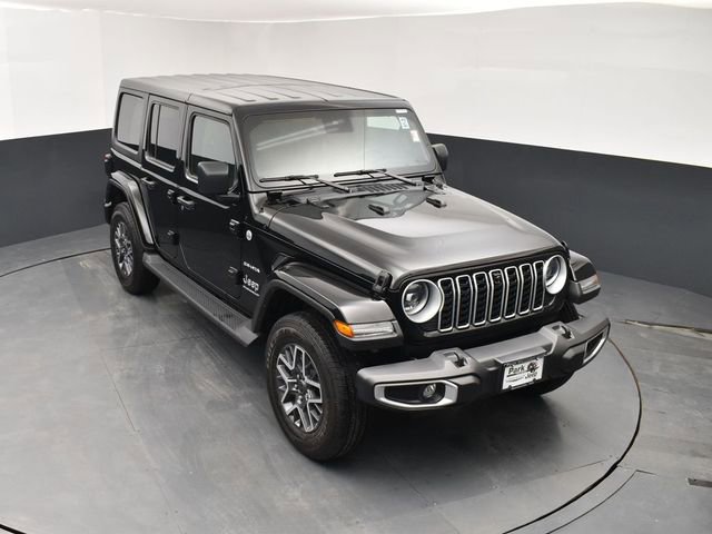Used 2024 Jeep Wrangler Sahara w/ Technology Group AWD/4WD image 13