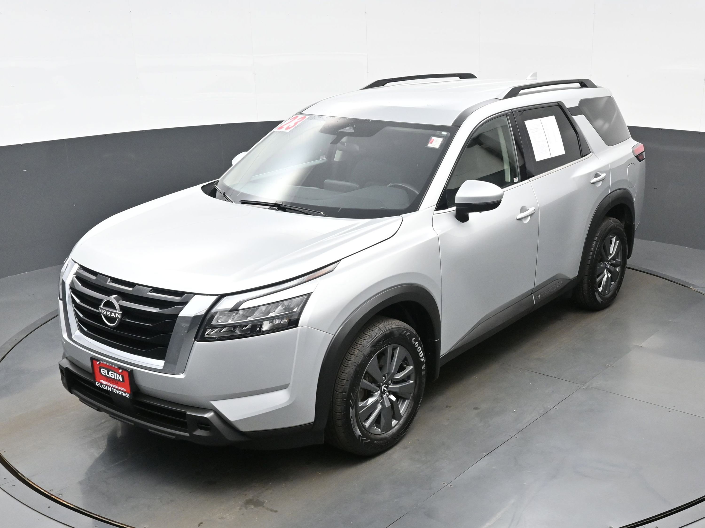 Used 2023 Nissan Pathfinder SV AWD/4WD image 38