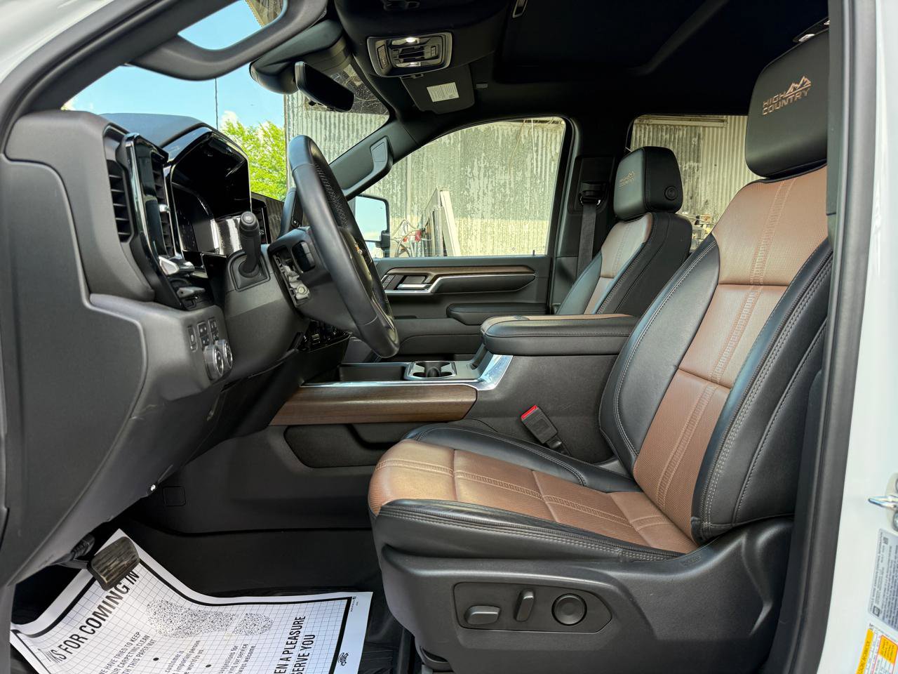 Used 2024 Chevrolet Silverado 2500 High Country w/ Technology Package image 11