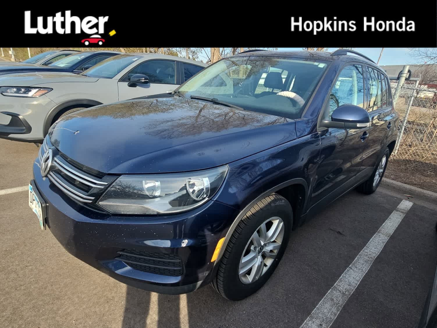 Used 2016 Volkswagen Tiguan S image 1