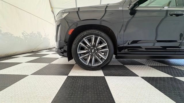 Used 2023 Cadillac Escalade Sport w/ LPO, ONYX Package AWD/4WD image 11