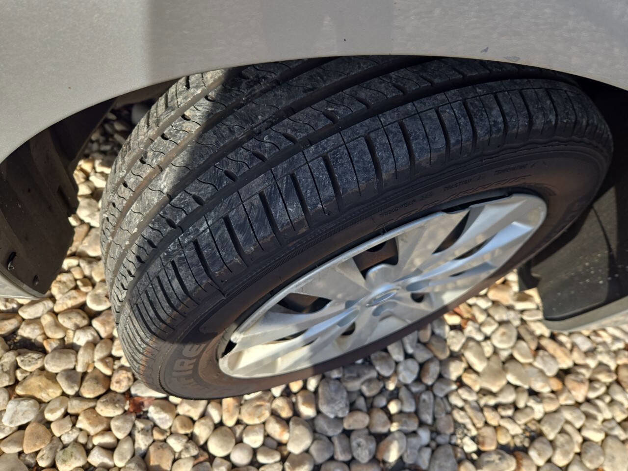 Used 2016 Nissan Sentra S image 11