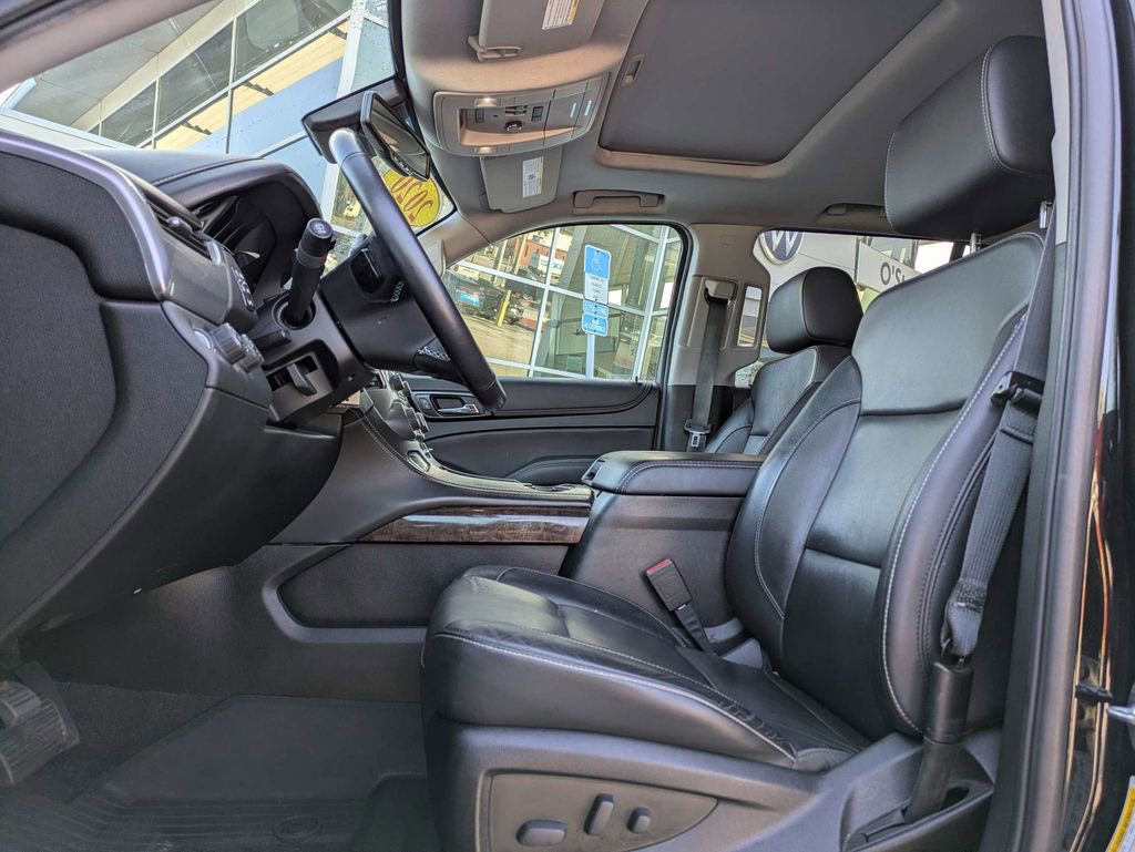 Used 2020 Chevrolet Tahoe LT w/ Z71 Midnight Edition image 2