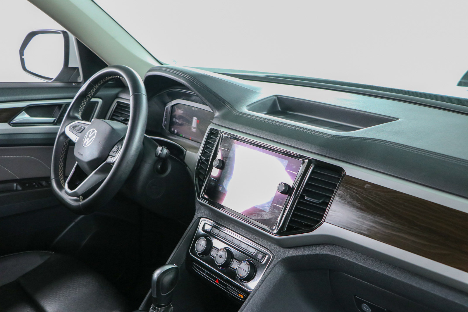 Used 2022 Volkswagen Atlas SE FWD image 26
