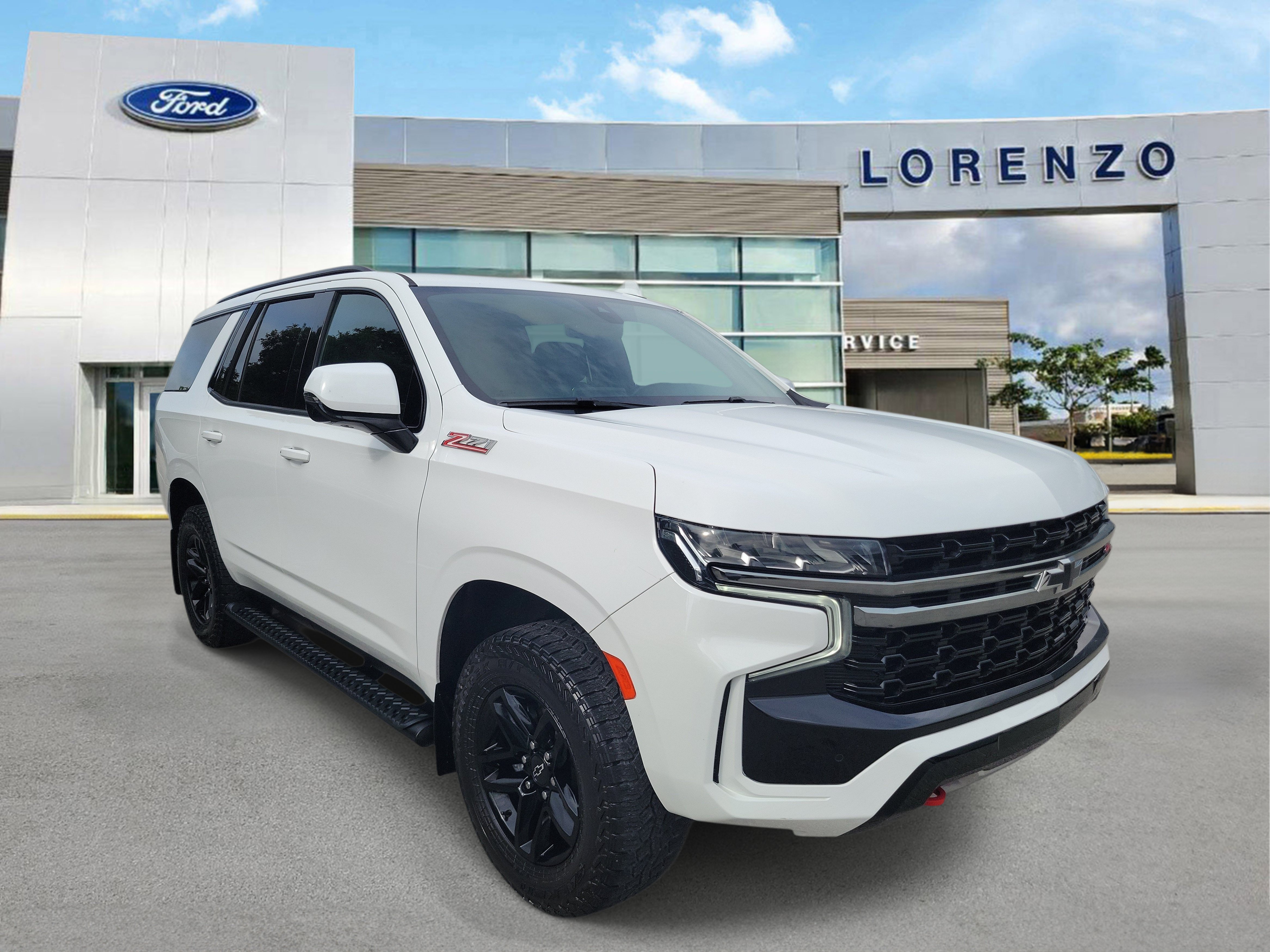 Used 2022 Chevrolet Tahoe Z71 w/ Luxury Package AWD/4WD image 3