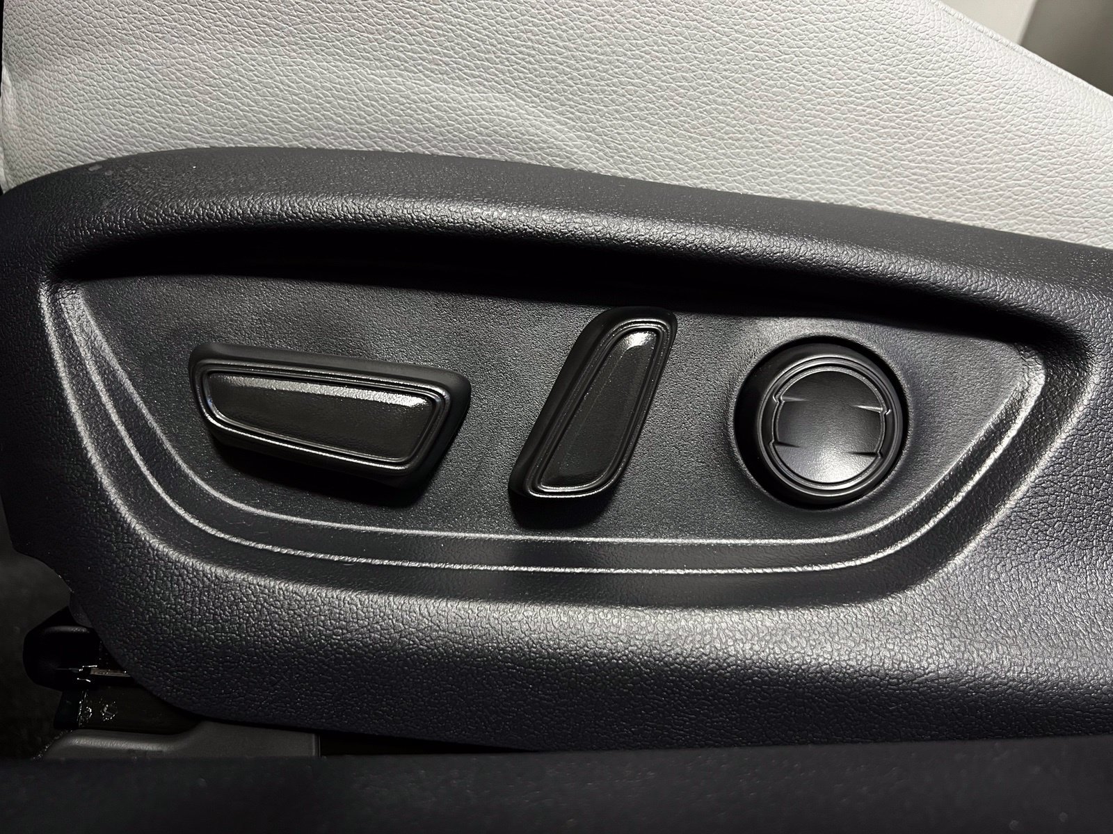 New 2027 Toyota Camry SE w/ Convenience Package FWD image 11